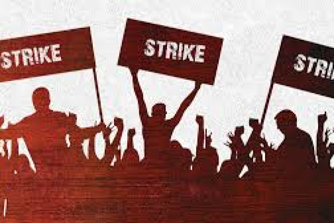 පරිපූරක වෛද්‍ය වෘත්තීයවේදීන් වැඩවර්ජනය අරඹයි !! රසායනාගාර, ඖෂධවේදී ඇතුළු සේවා 05ක වෘත්තිකයන් අද වර්ජනයක 
