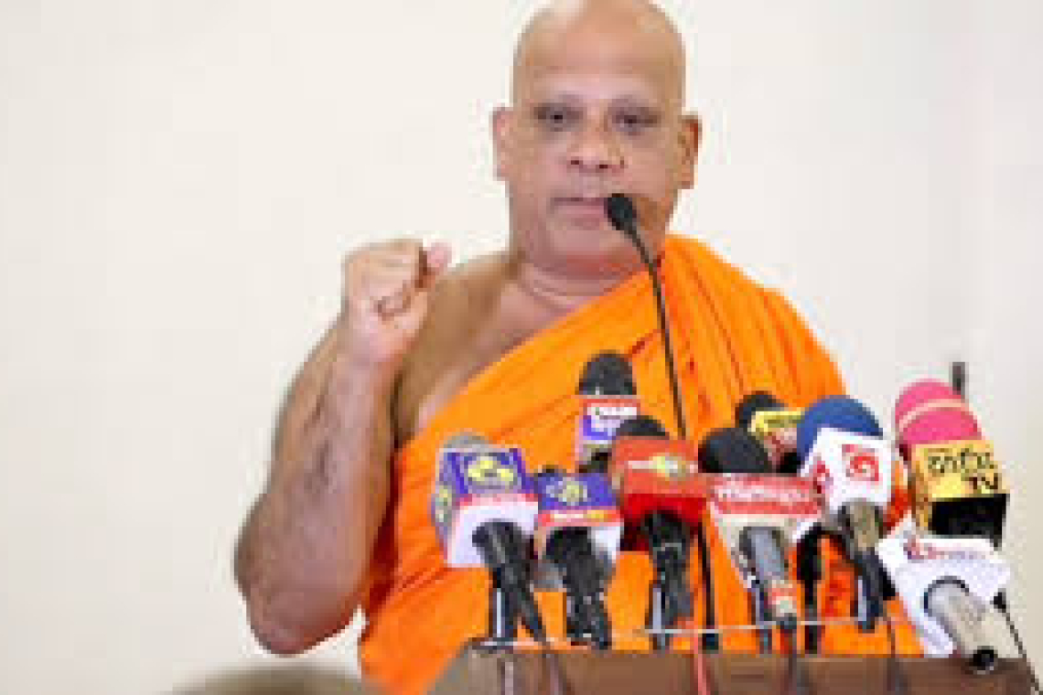 පොසොන් උළෙලේ පාකිං ටිකට් කඩන්න ආ මාලිමා සභාපතිට මිහින්තලේ නාහිමි කන හරහා දෙසයි….! 