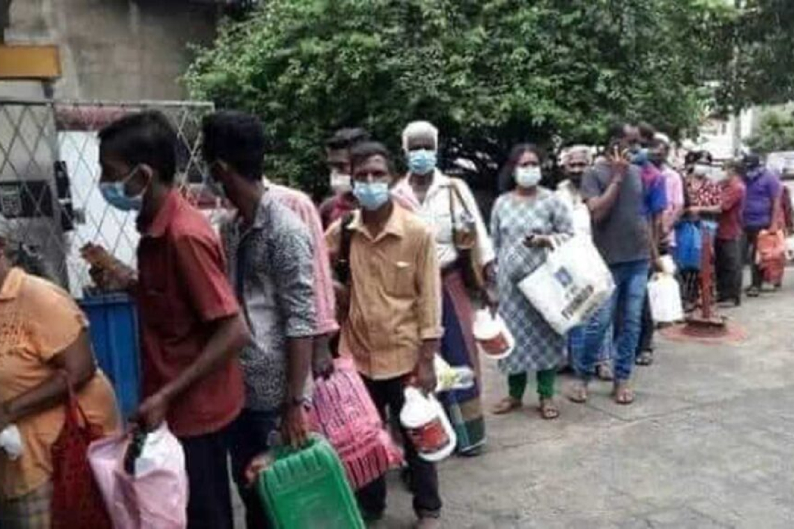 අවශ්‍ය තරම් තෙල් තොග තියෙනවා. බූලි සහ බැරල් වලට ඉන්ධන නිකුතුව නවතී 
