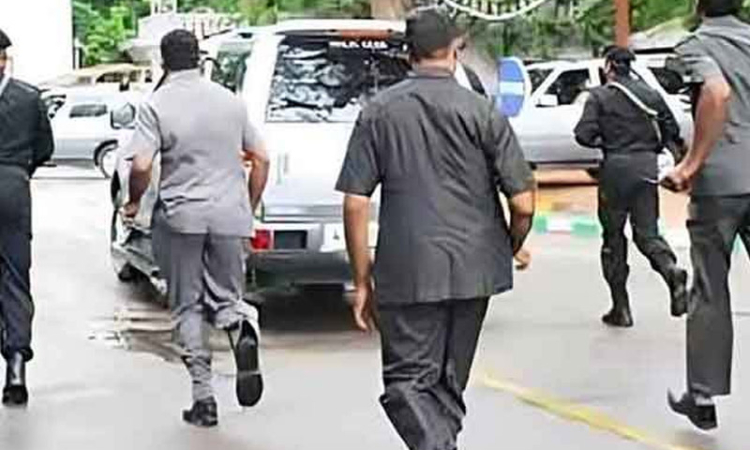 මන්ත්‍රීවරුන්ට දෙන ආරක්ෂාවට අනුර තදින් 