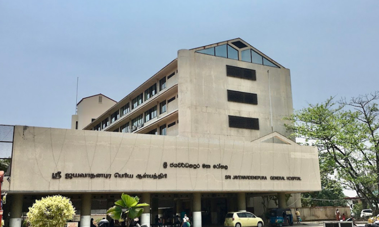 ජයවර්ධනපුර රෝහල අඩපණ වෙයි, අංශ කිහිපයක සැත්කම් නවතී: