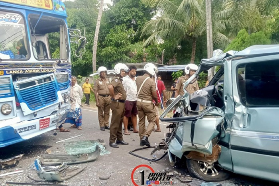 පැය 24 ට රිය අනතුරු 4ක් 9 ක් මරුට-5ක් රෝහලේ !! මියගිය පිරිස අතර මාස 9 මාස 11 බිලිඳියන් 2 ක්