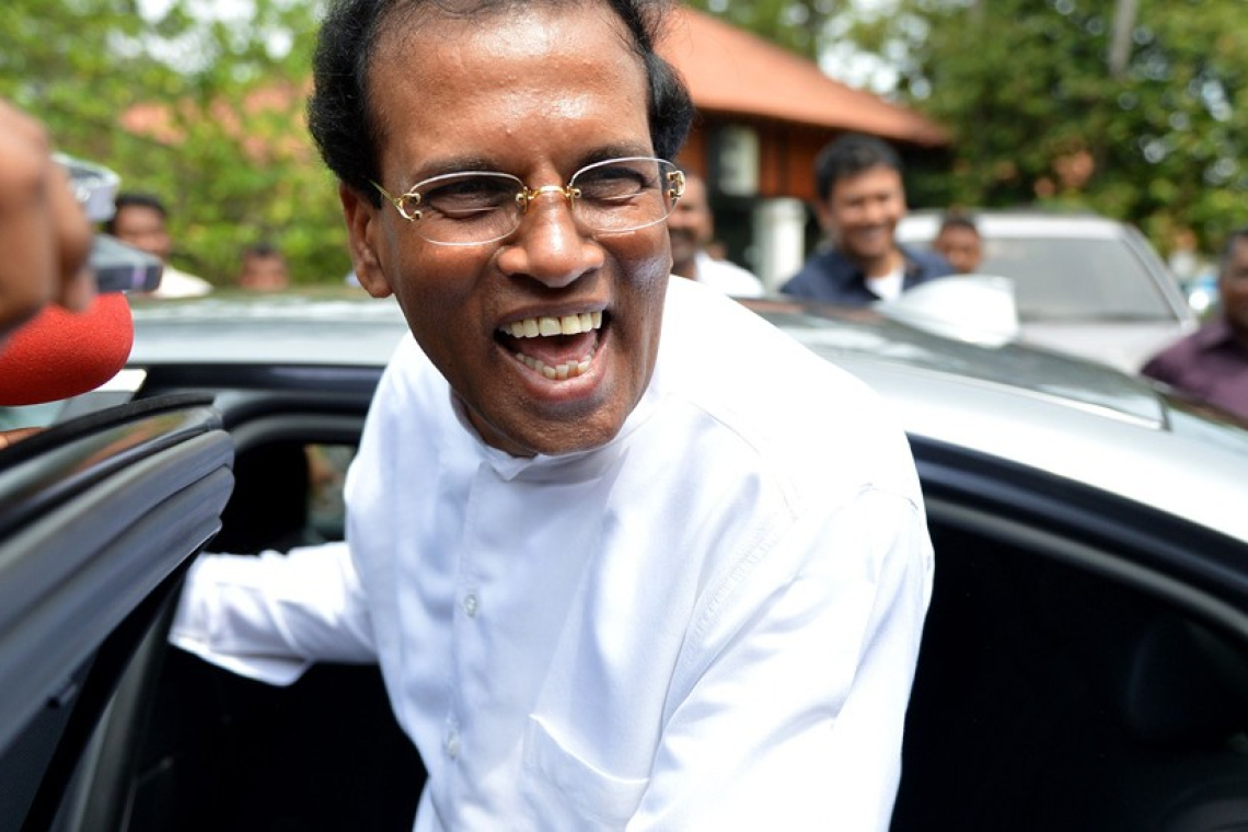 හිටපු ජනපතිවරුන්ගේ හිමිකම් ඉවත් කිරීමේ පනත් කෙටුම්පත මැති සබයට