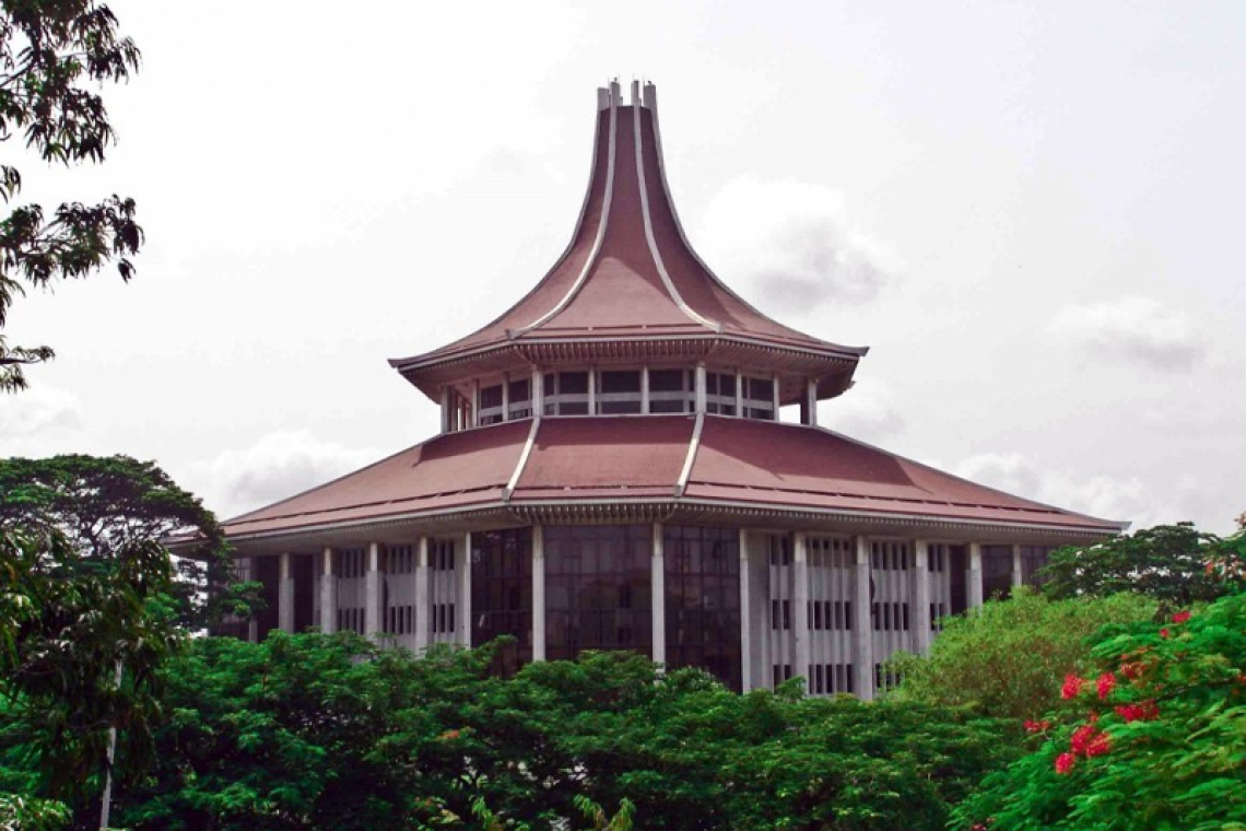 හිටපු ජනපතිවරුන්ගේ හිමිකම කැපීම ගැන දුක කියන්න පොහොට්ටුවේ ලේකම් උසාවියයි...