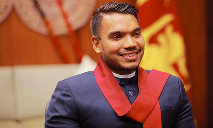 හැත්තෑ අවුරුදු ශාපයක් තුළ කෝටිපතියන් වූයේ කෙසේද?බය කරලා දේශපාලනය කරපු කාලය ඉවරයි --නාමල්