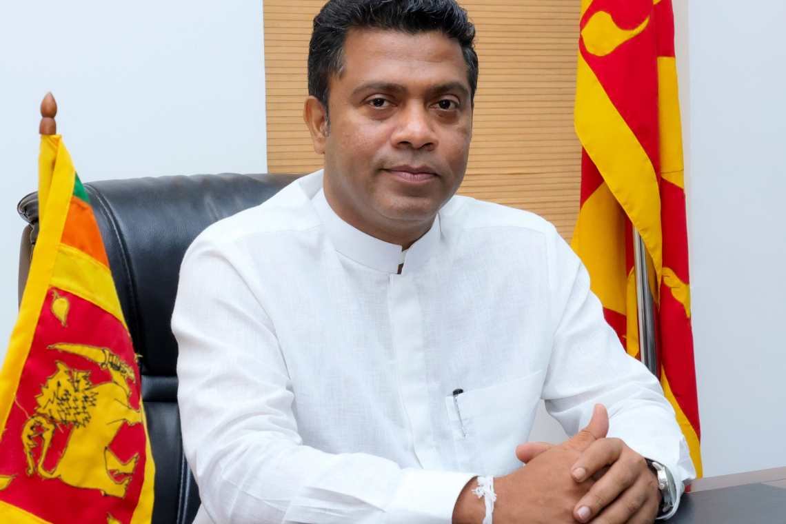  මීටර් 100 දුවන්න කියලා හිතලා බාරගත්තට රජයේ වැඩ ලේසි නෑ : දැන් තමයි තේරෙන්නේ ! ඇමති නලින්දට කියවෙයි !