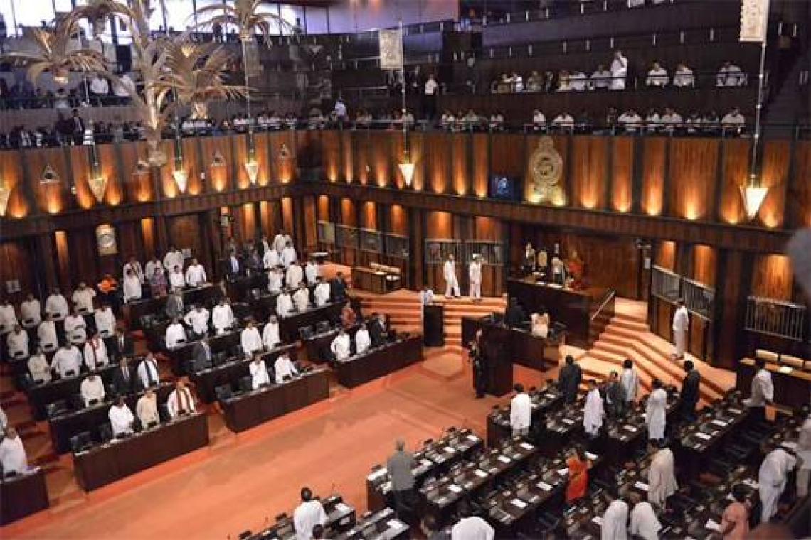 ගන්නෙ නැහැ ගන්නෙ නෑ කිව්වට ඇමතිලා, නි. ඇමතිලා මන්ත‍්‍රී ඉන්ධන දීමනාවත් ගනී…