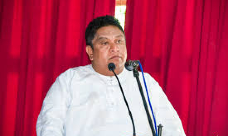 ලස්සන කෙල්ලෙක් උස්සන් ඇමති වසන්ත සමරසේකර ස්විස්ටර්ලන්තයට යන්න හැදුවා – චාමර