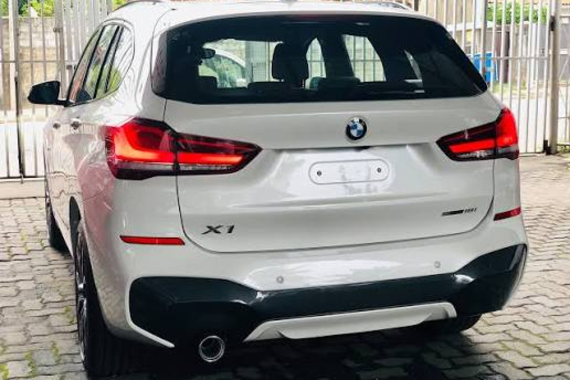 නිල නිවාස නිල රථ එපා කිව්වාට අලුතින් මිලදී ගනී..මාලිමා නගරාධිපතිට නිල රථයක් හා නිල නිවසකට මිලියන 135ක් අනුමත කරගනී… 