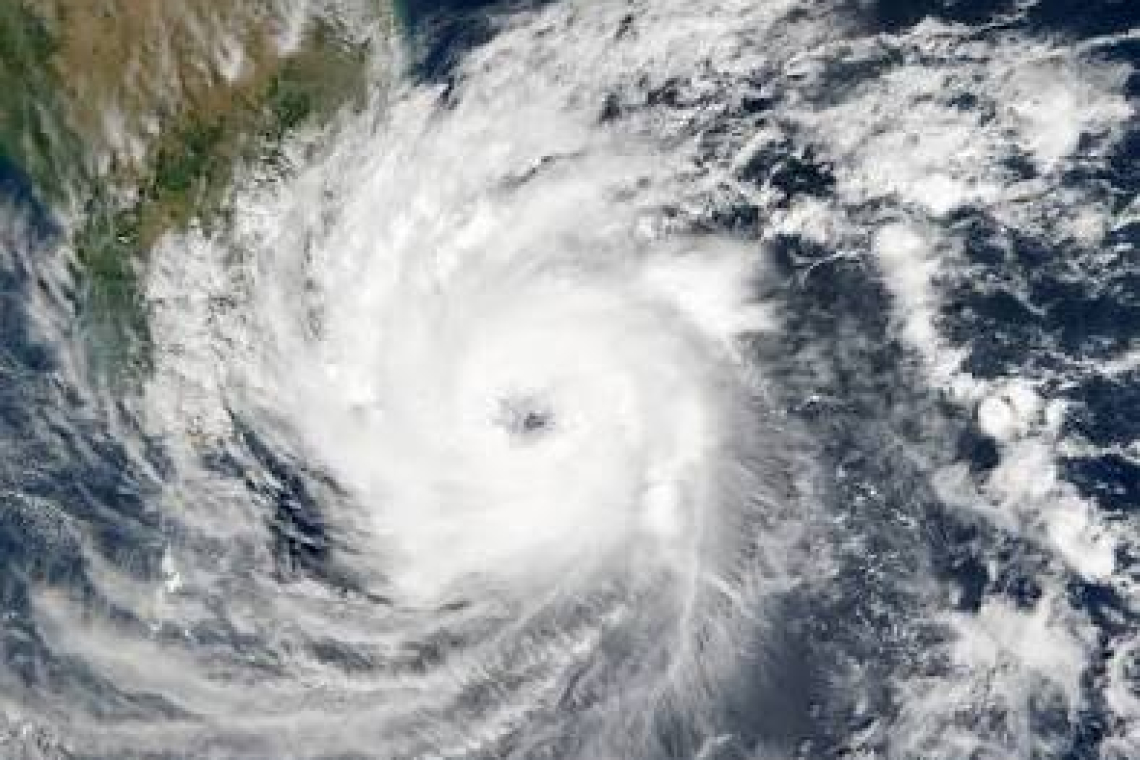 ශ්‍රී ලංකාවට ඉදිරි පැය 12 තුළ සුළි කුණාටුවක් ?