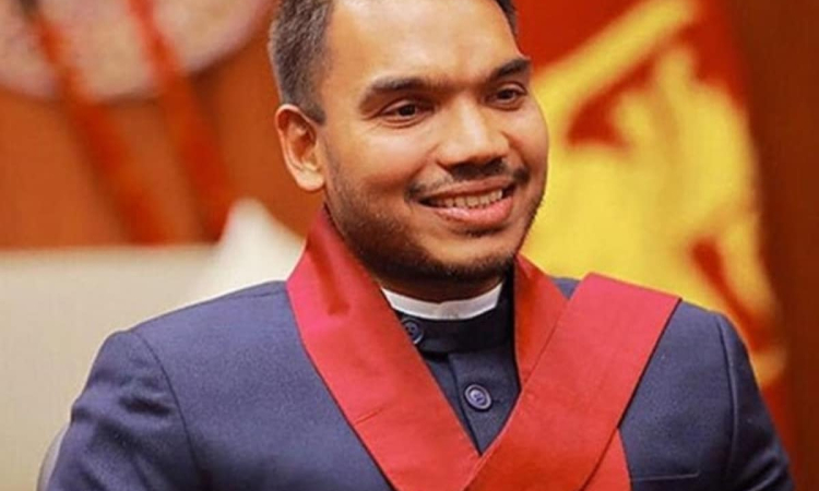  රට ජාතිය, ආගම පාවාදීලා දේශපාලන බලය රඳාපවත්වා ගන්න අපට ඕන නැහ --දකුණේ අය උතුරේ සිල්ගන්න විට ජාතිවාදී ලේබල් ගහන්න එපා නාමල් රාජපක්ෂ