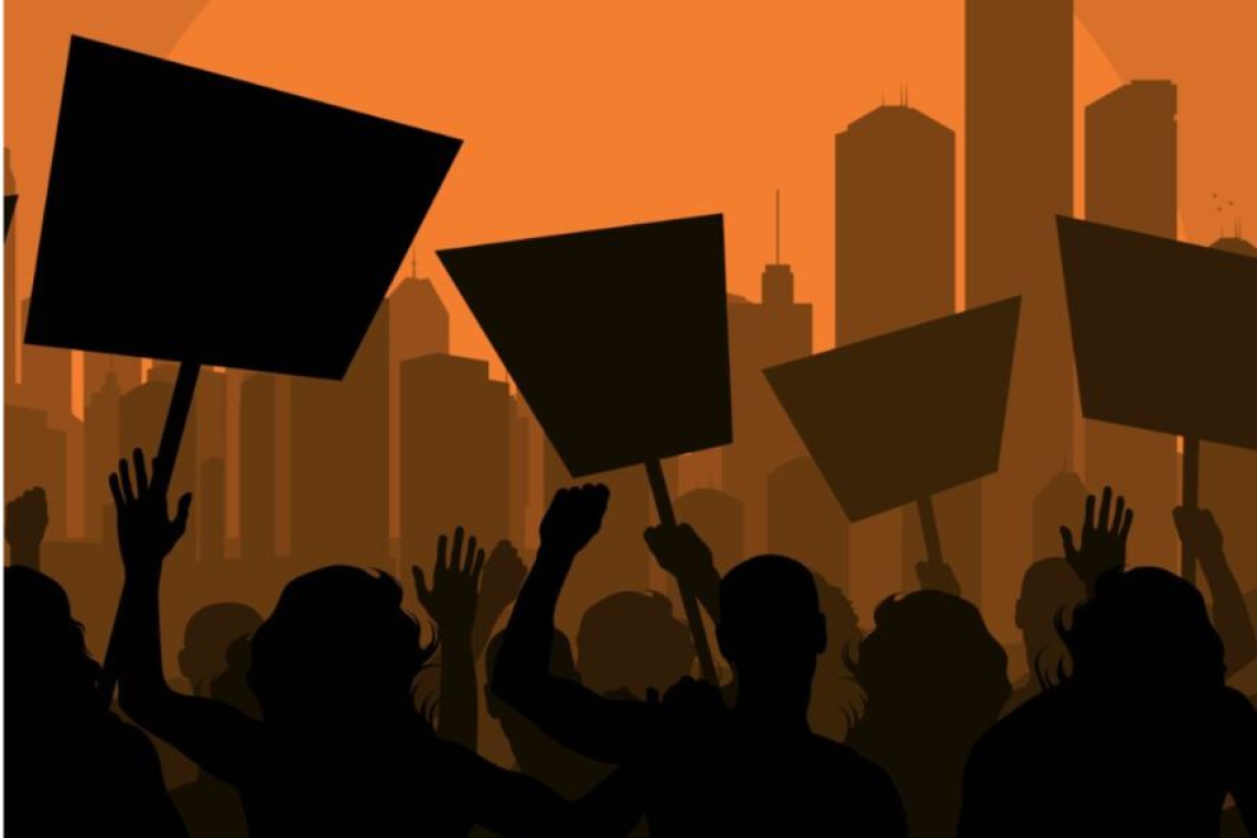 නීතිඥවරුන් පිරිසක් විරෝධතා පා ගමනක