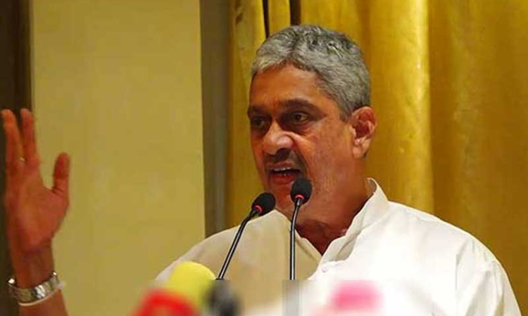 සරත් ෆොන්සේකා තුළ තවමත් යුද අපරාධ නැඹුරුවක් | Ajith Parakum