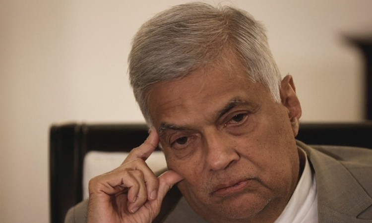 පත්තර කලාව ගැන රනිල් ගෙන් පාඩමක් - රනිල් කොලම