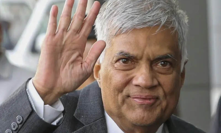 රනිල් වෛද්‍ය ප්‍රතිකාර සඳහා සිංගප්පූරුවට