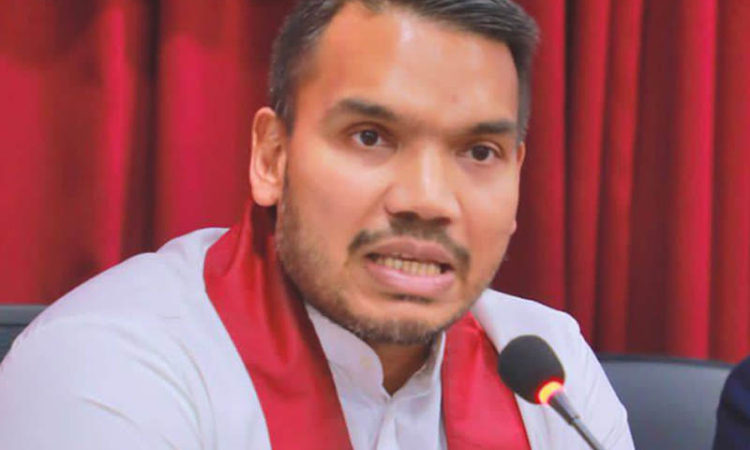 චෝදනා තියෙන බලශක්ති ඇමති වහාම ඉල්ලා අස්වෙන්න - නාමල් කියයි