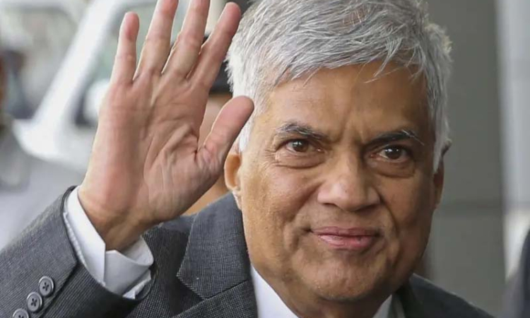 අලුත් හදවතක් සමග රනිල් යලි දිවයිනට