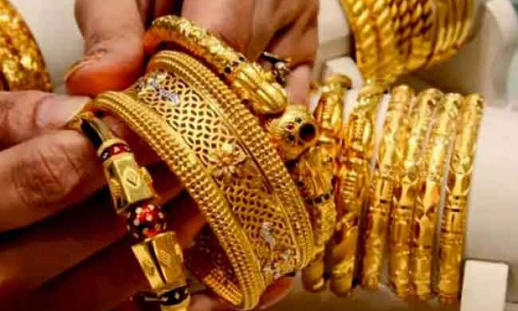 මෙරට රන් පවුම යළි ලක්ෂ 4 පනී