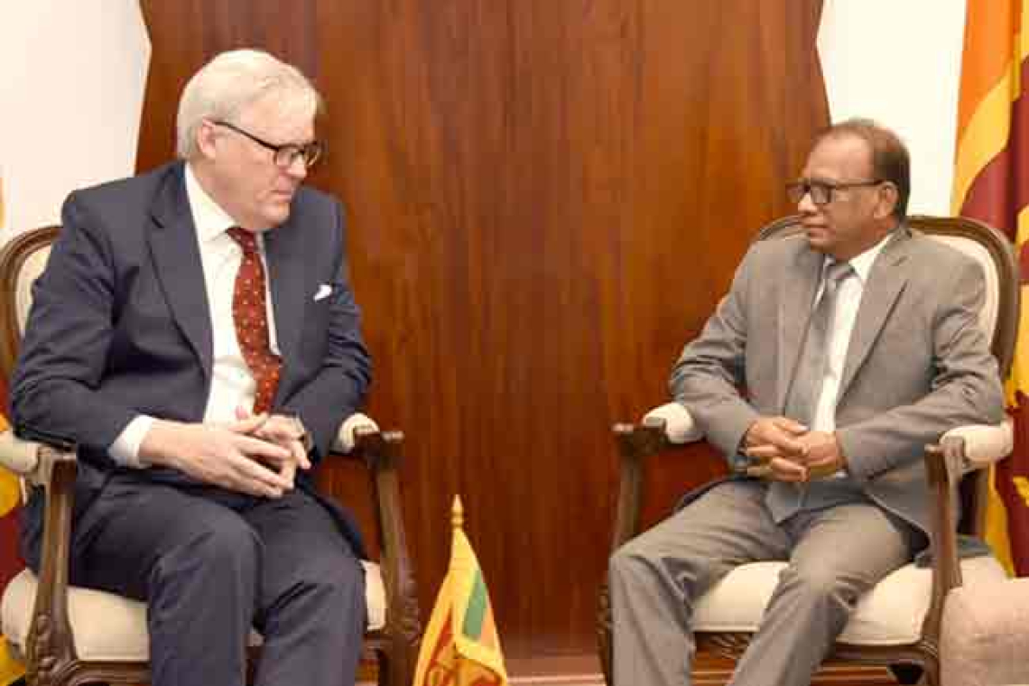 එක්සත් රාජධානියේ මහ කොමසාරිස් සහ ඇමති අරුණ කරුණාතිලක අතර සාකච්ඡාවක්