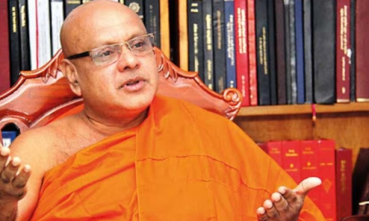  ආණ්ඩුව දේශපාලන වුවමනාවට වෙසක් පෝයත් වෙනස් කරලා..!