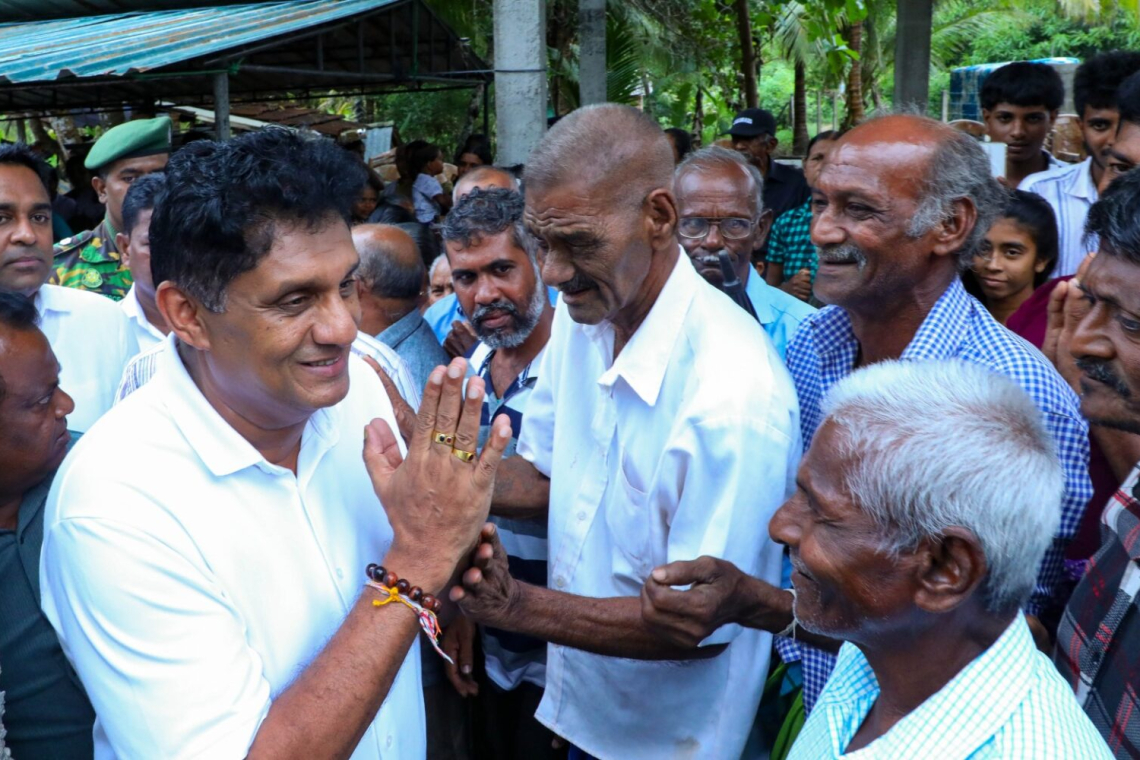 සජිත් ඉඟිනිමිටිය ගොවීන්ගේ දෙපතුල් ළඟටම යයි! ගොවි ප්‍රශ්න කතා කරයි! 