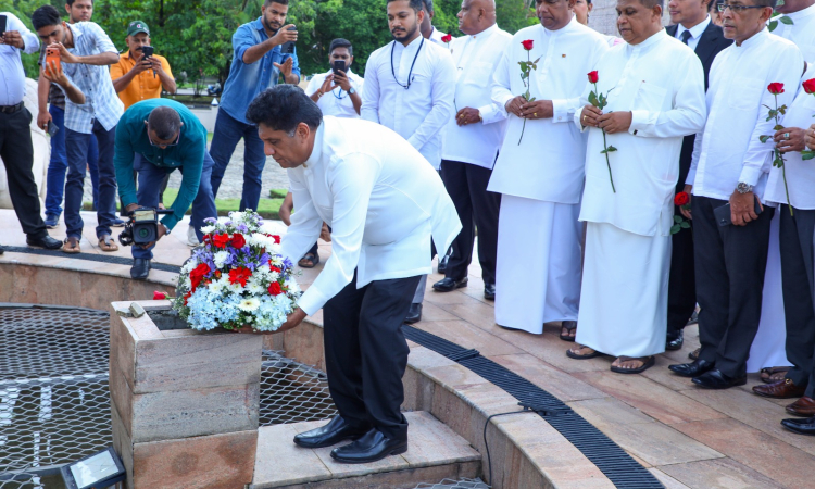 නැවත කුරිරු යුද්ධයක ඇති නොවන සමාජ පරිසරයක් අප ගොඩනැගිය යුතුයි - විපක්ෂ නායක සජිත් ප්‍රේමදාස 