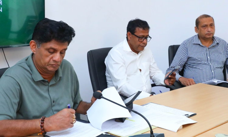 ඩොලරය ඉහළ යාම ගැන හදීසි සාකච්ඡාවකට විපක්ෂ නායක සජිත් විපක්ෂයේ පක්ෂ සහ සෙසු පාර්ශ්වකරුවන් කැඳවයි 
