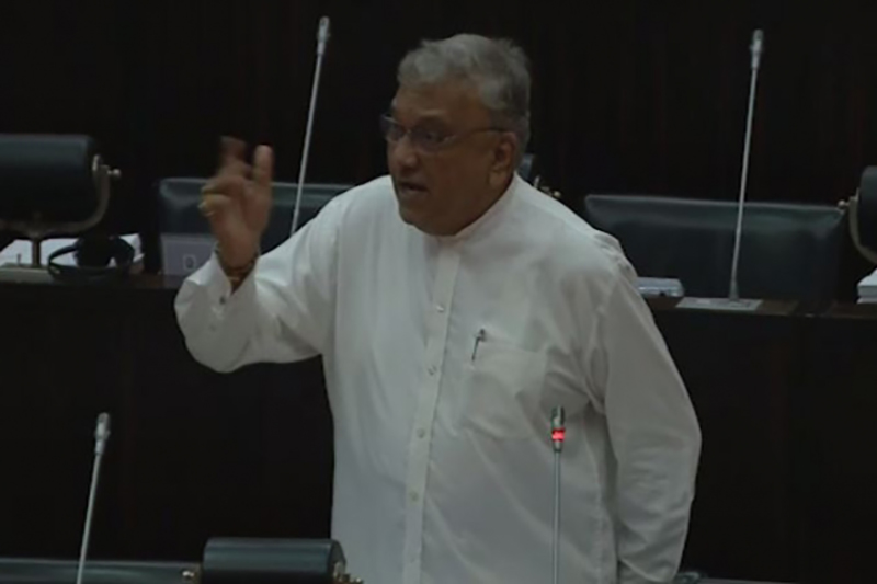 දේශපාලකයන් 10කගේ ප්‍රජා අයිතිය නැති කරන්න කුඨ කුමන්ත්‍රණයක් (VIDEO)